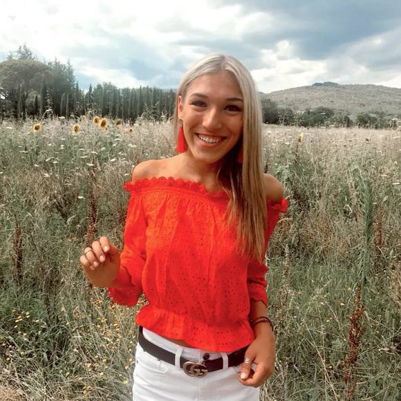 Meet your Posher, Gina - Picture 1 of 1